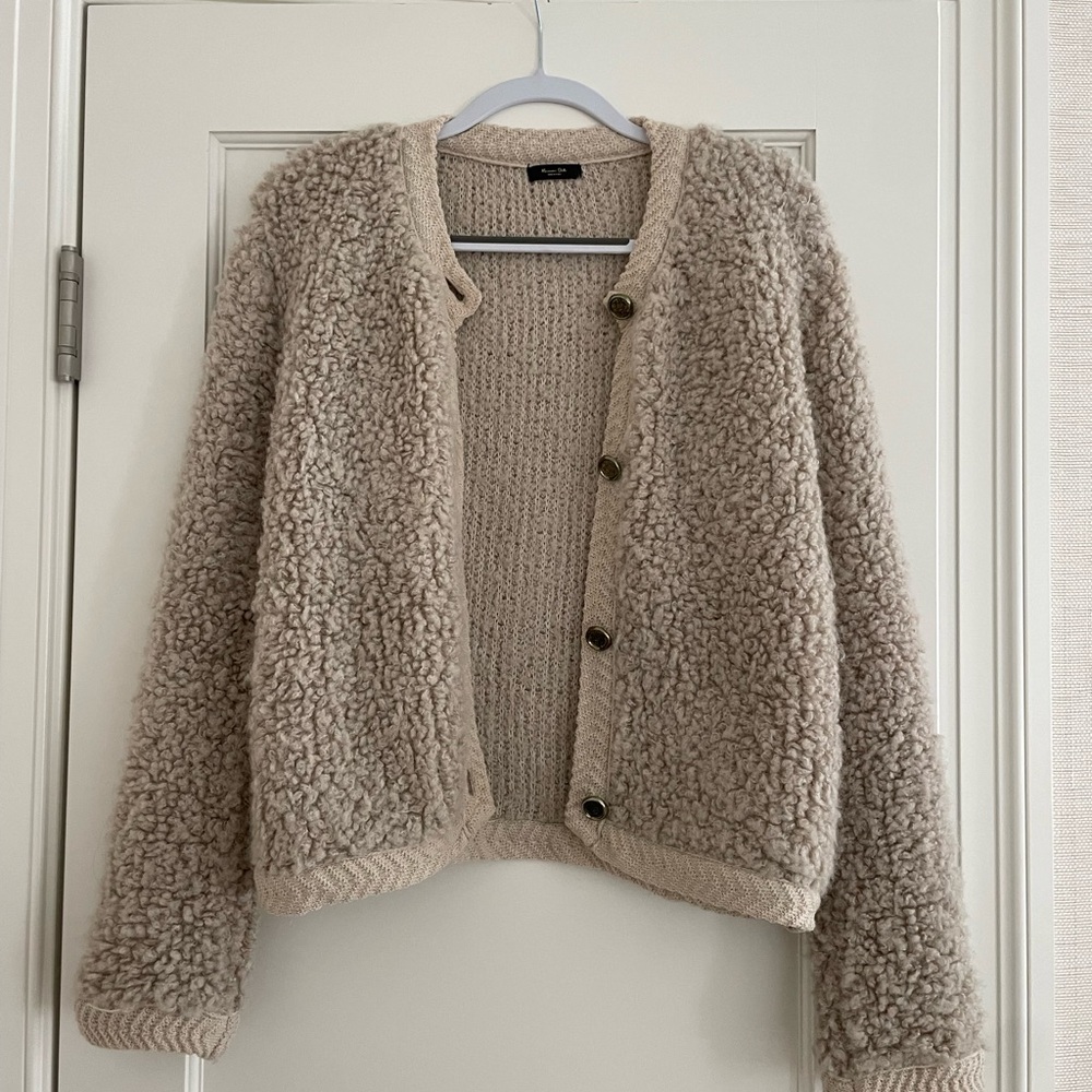 Cozy Bouclé knit Cardigan with Buttons